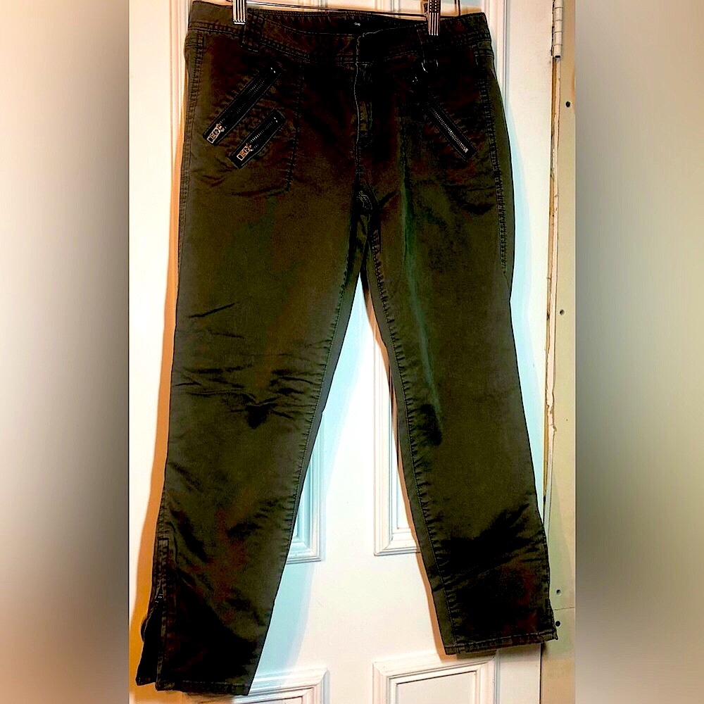 Gap brand Women’s Green Capris Pants Slash Style Zipper Stretch vintage Size 8